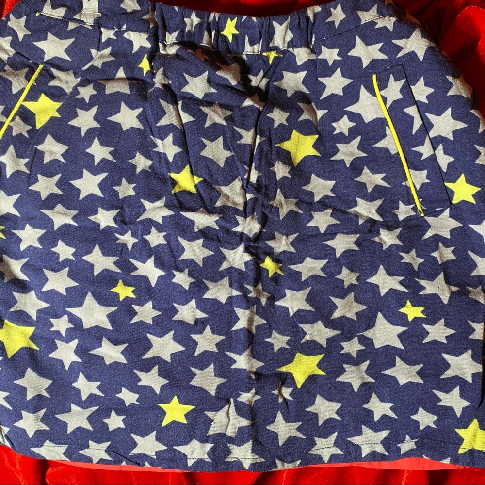 JOHNNIE B BY BODEN STAR SKIRT.